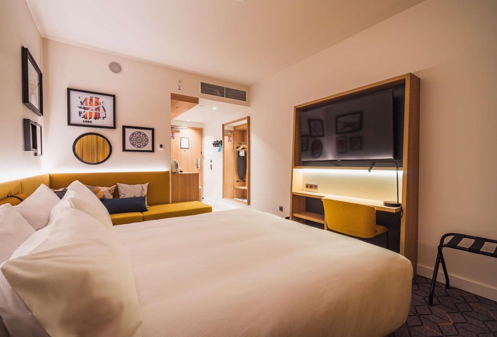 Hampton By Hilton Lodz City Center Екстериор снимка