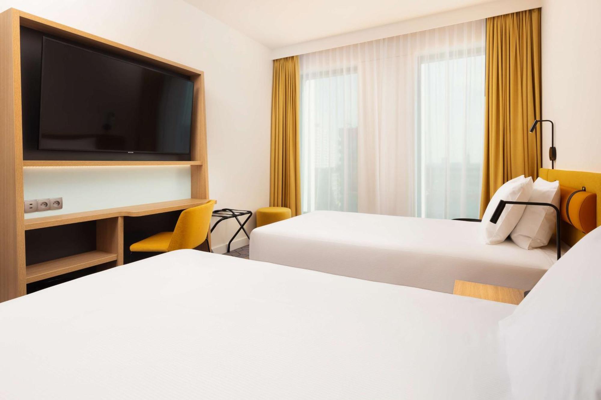 Hampton By Hilton Lodz City Center Екстериор снимка