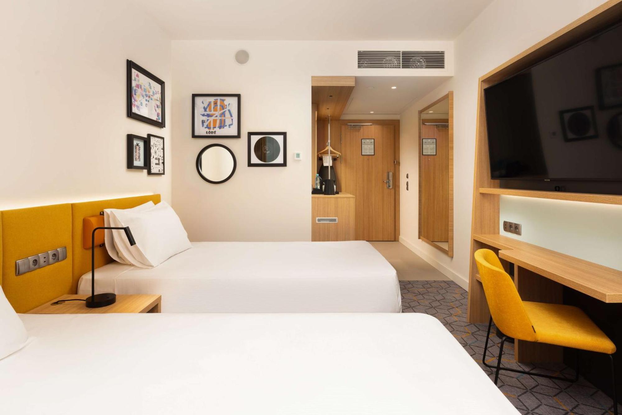 Hampton By Hilton Lodz City Center Екстериор снимка