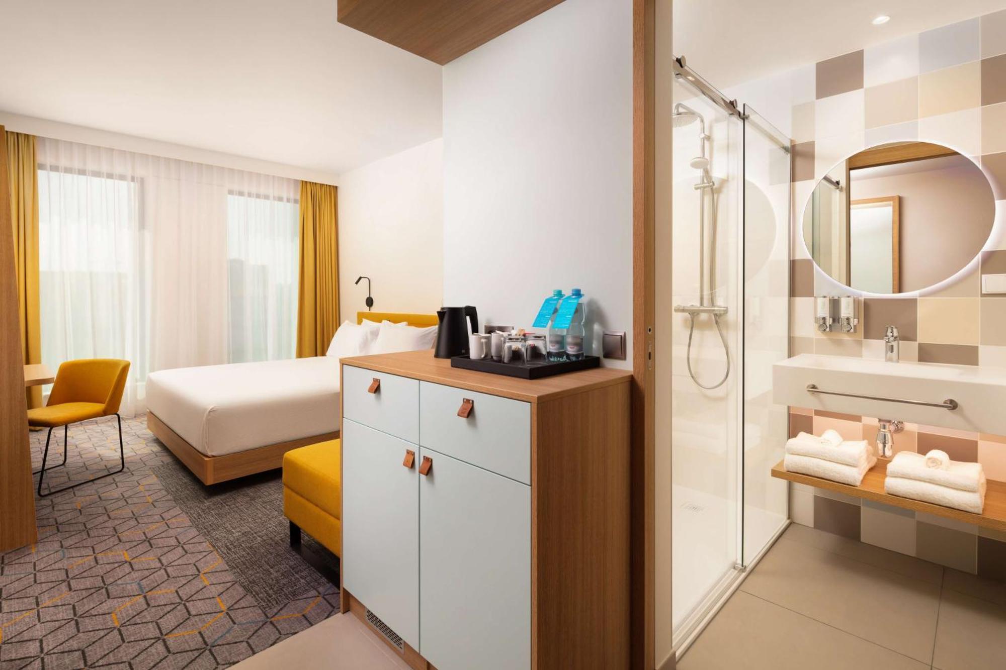 Hampton By Hilton Lodz City Center Екстериор снимка